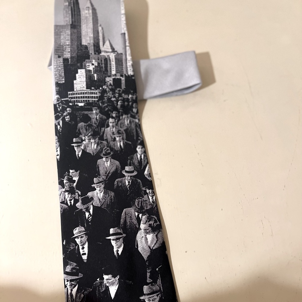 Vintage Authentic luxury German designer. Twin Towers tie